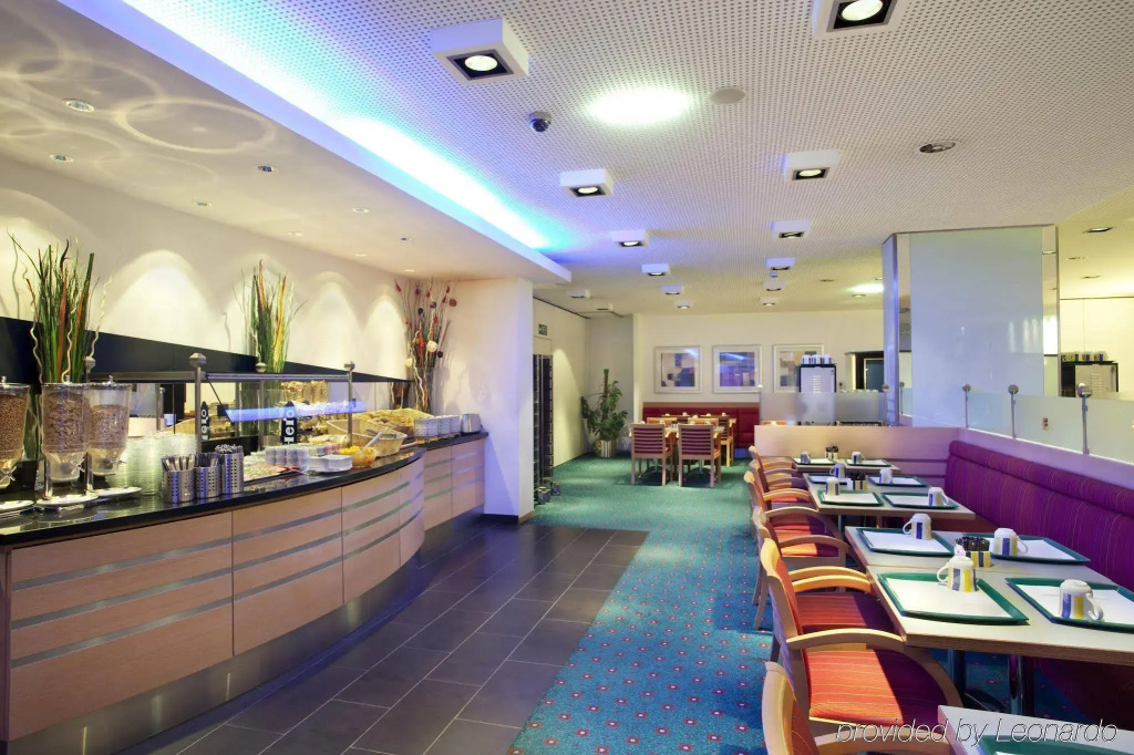 Holiday Inn Express Geneva Airport by IHG
