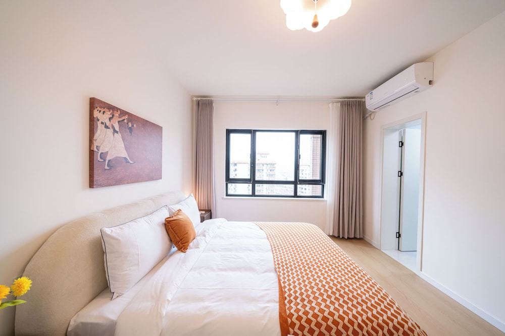 Tyms 3BR 2BA Apt  Gubei Fully Furnished