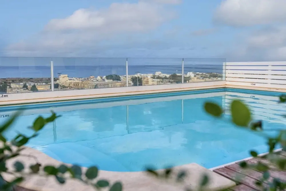 Pool Penthouse