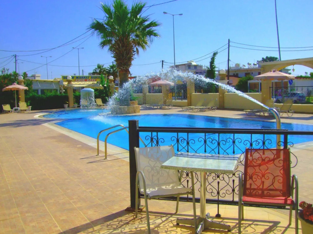Antonios Hotel