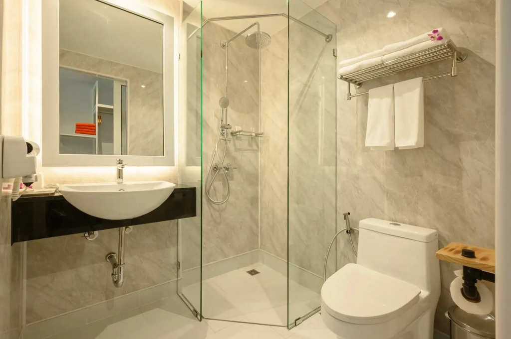 Tour De Phuket Hotel - SHA Plus