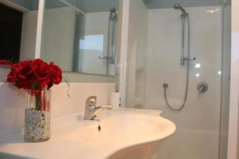 6 Mt Isobel Place