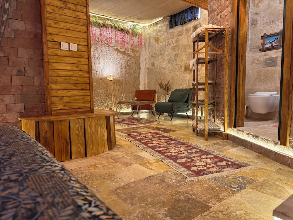 Ceran Stone House