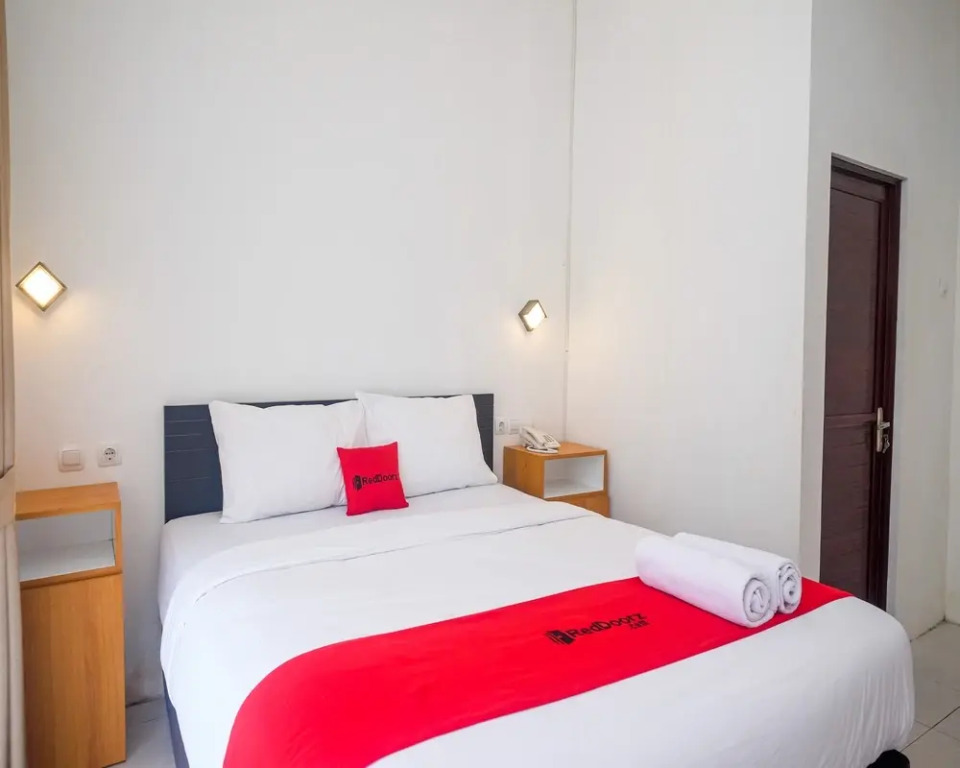 RedDoorz near Ambarrukmo Area