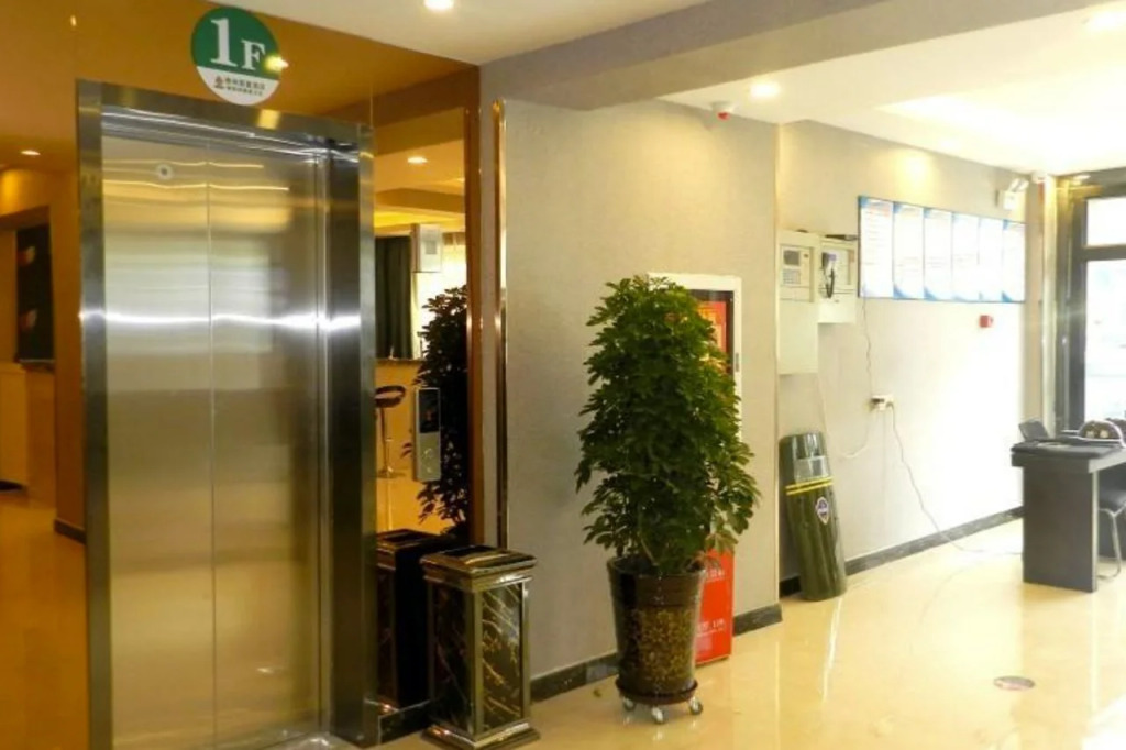 GreenTree Alliance Hotel Urumqi Airport Branch