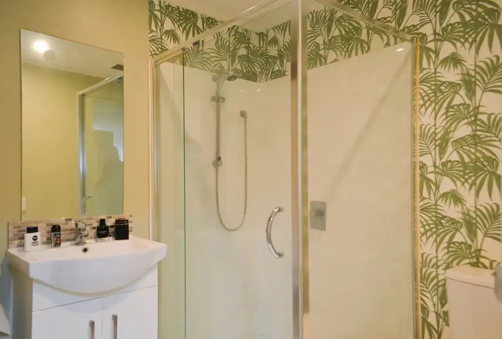 Uptown Top Floor Studio Apartment