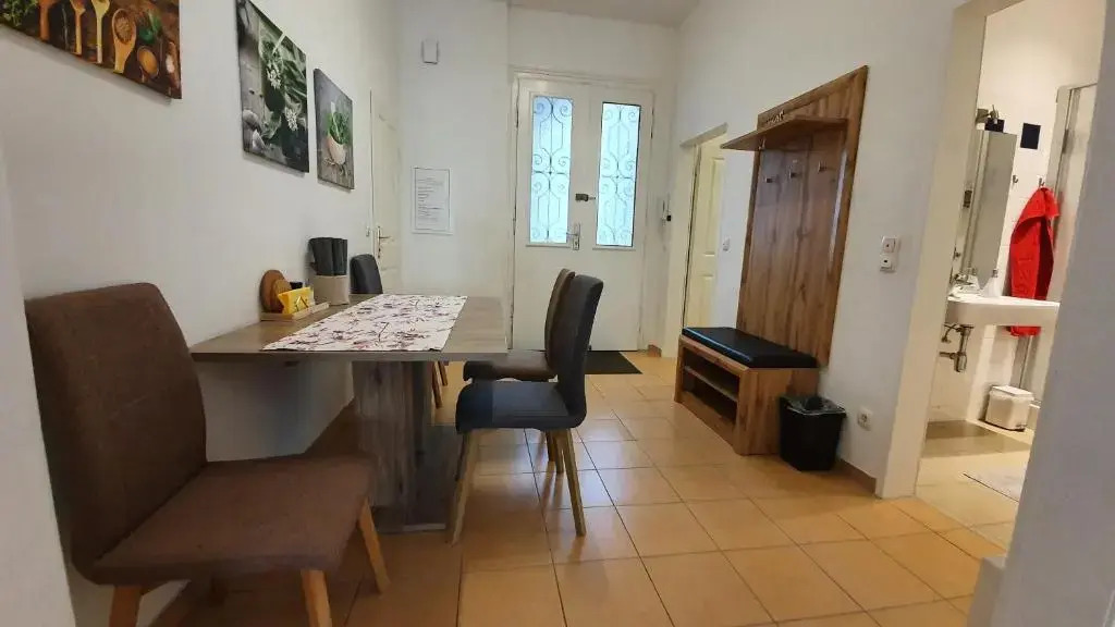 Gorgeous Viennese Apartment 10 min to City Center