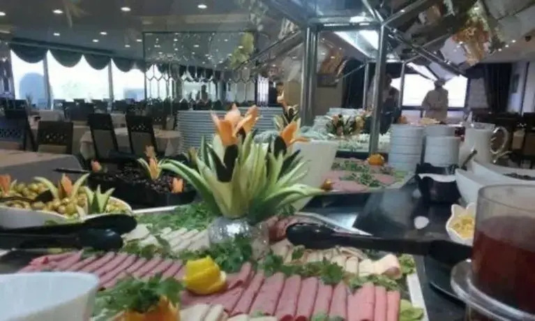 Acy Hotel