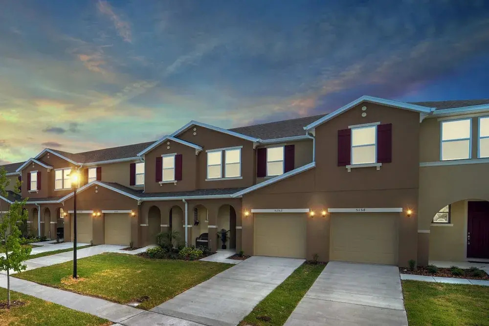 Four Bedroom Sleeps 10 w Gameroom 5152a