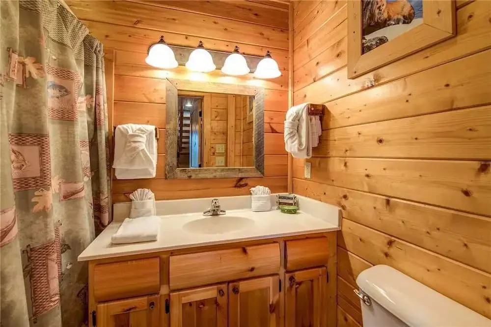 Mountain Seduction 2 Bedroom Mountain View Home with Hot Tub