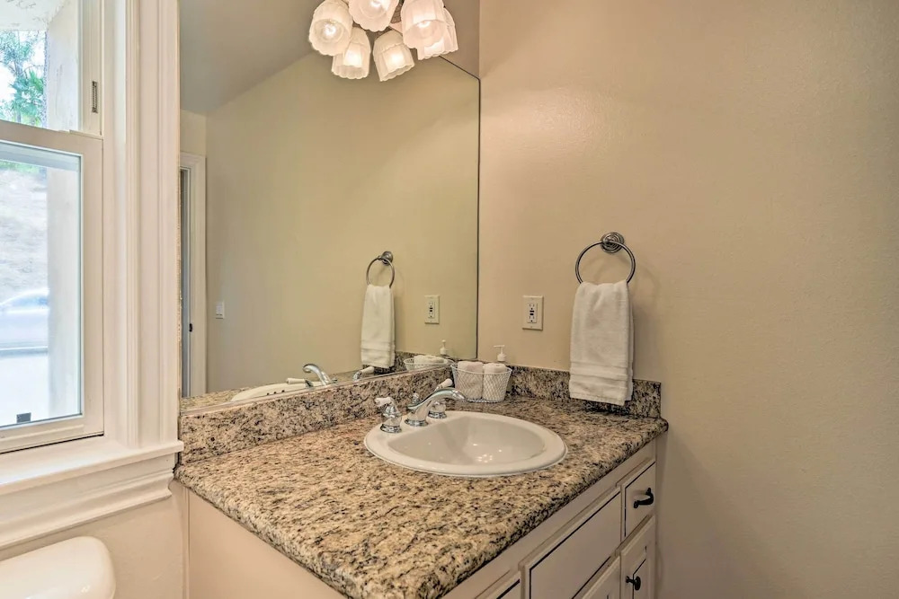Luxe Vista Getaway w/ Private Pool & Hot Tub!
