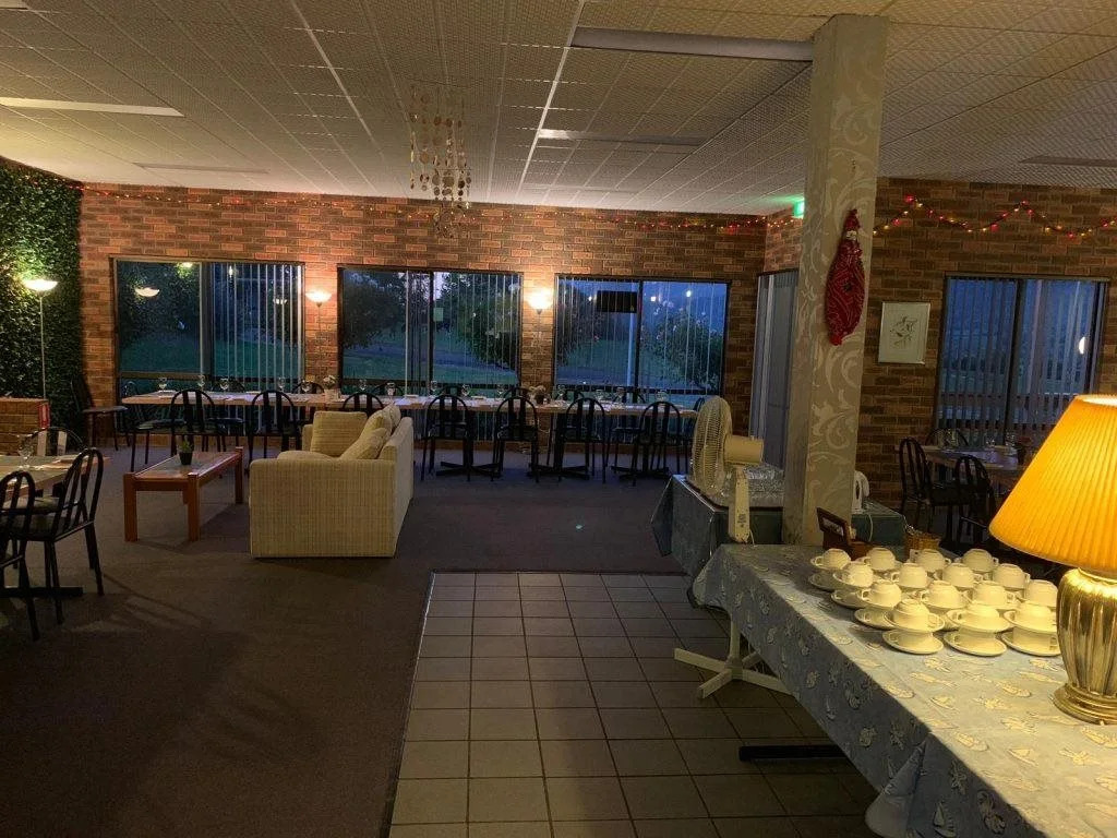 Mountain Creek Motel Bar & Restaurant