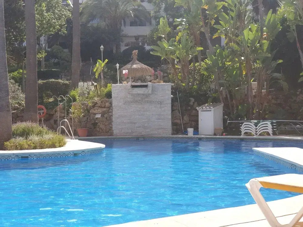 Apartmentsleeps4-pool-bbq-garden-ac