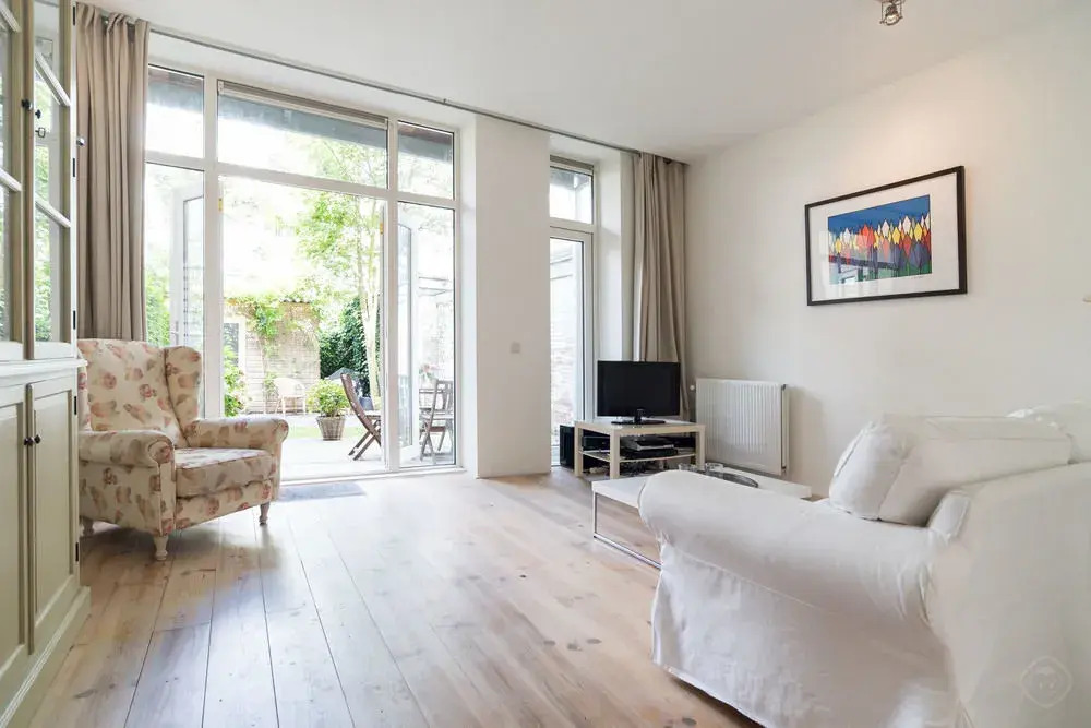 Oud-West Area Apartments