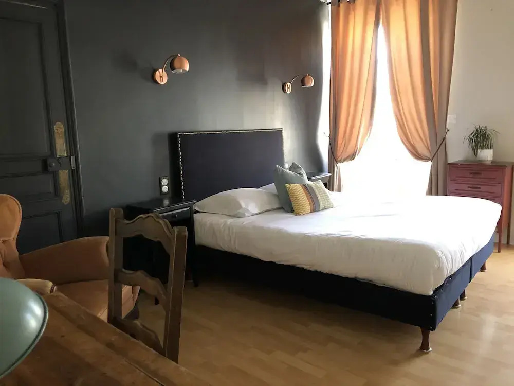 La Maison dAlienor Les Valmurs