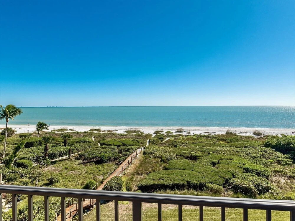 Shorewood Condos by Dream Vacation Rentals