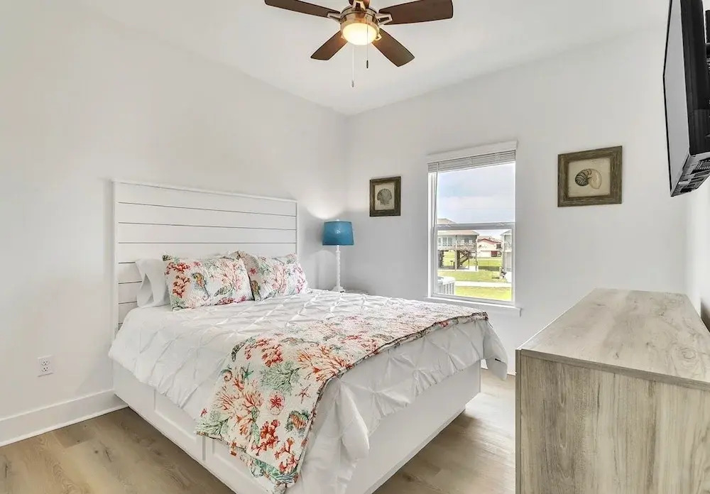 Just Beachy 3 Bedroom Home by RedAwning