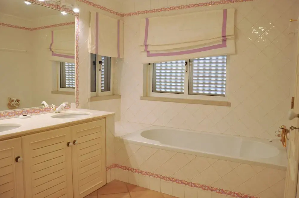 Large Private Pool Villa With 5 Suites, Free air Conditioning
