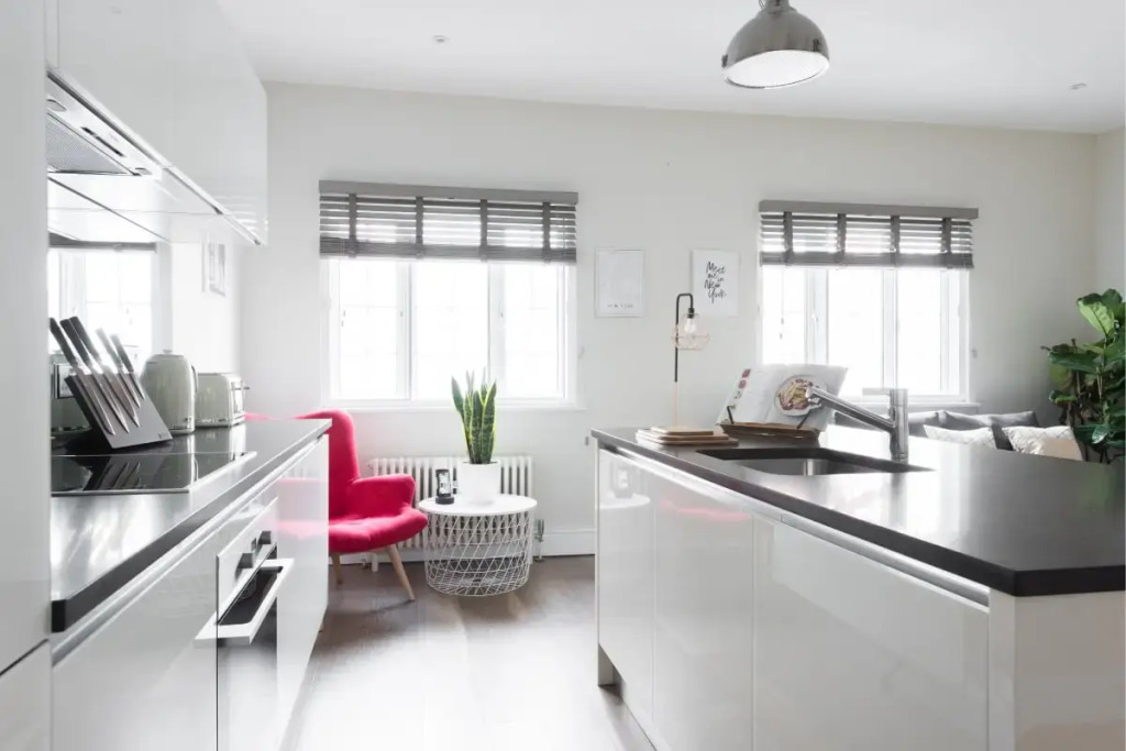 The Soho Studio - Modern & Bright 2BDR in Central London