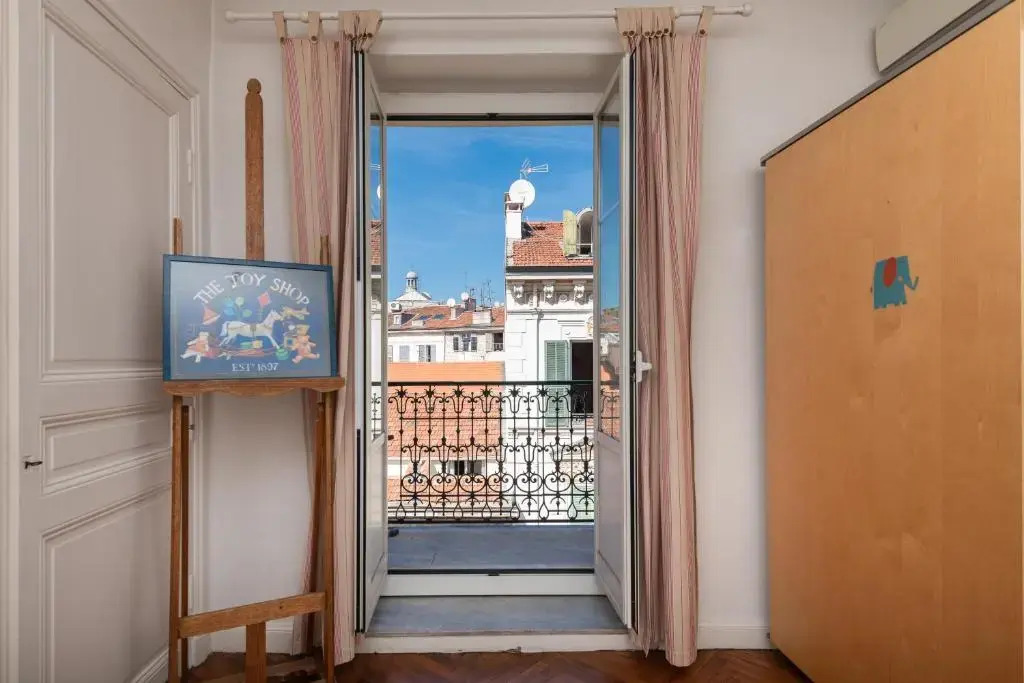 "Le Sky" by EnjoyNice - 3-bedroom apartment with Airco and balcony