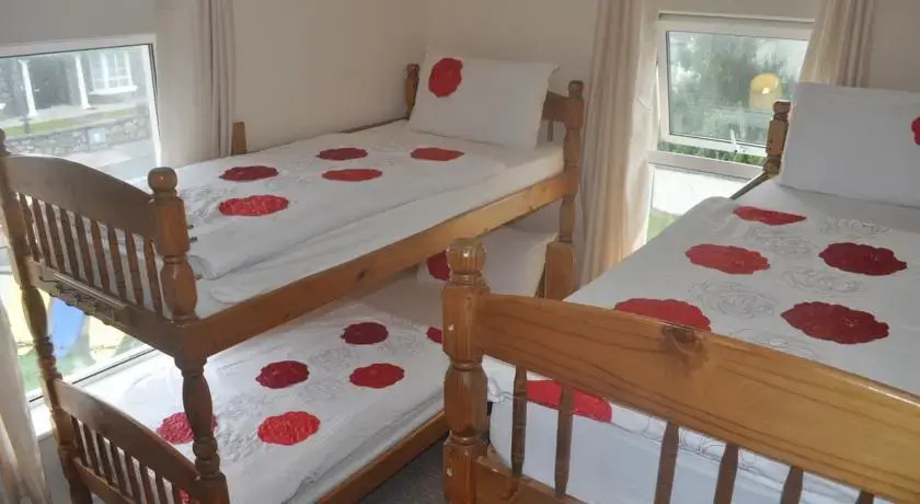 Strandhill Hostel & Surf School