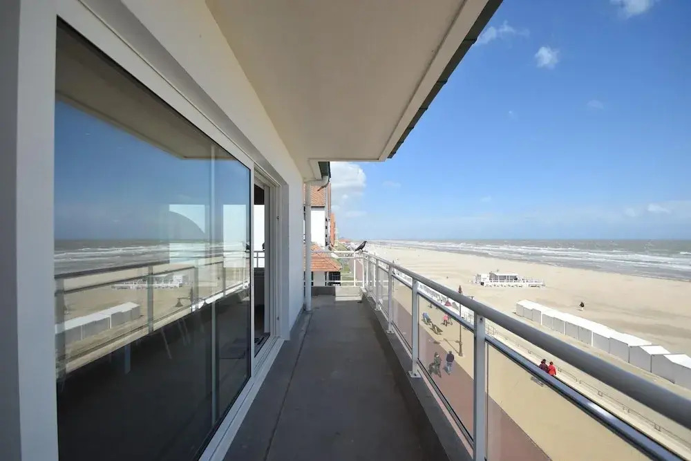 Golf Apartment With Balcony Near the sea