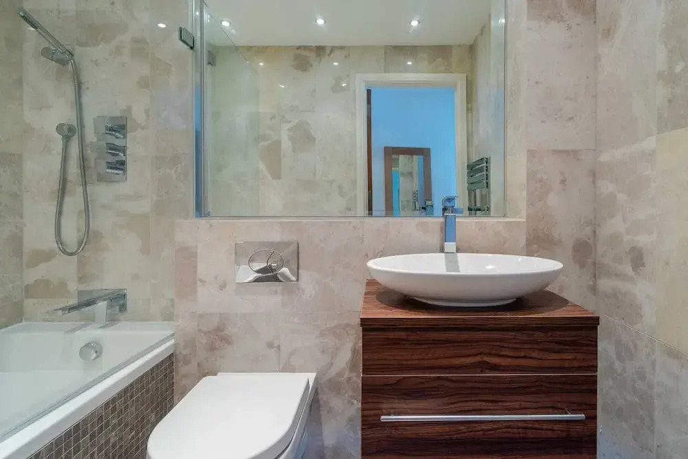Lovely 1 Bedroom Home With Balcony - 4 Guests!