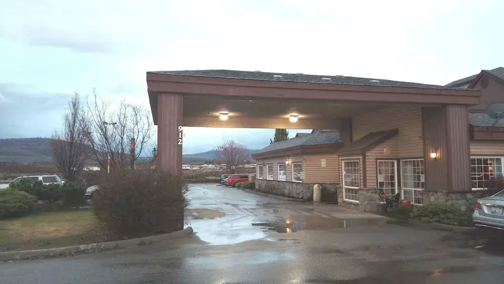 Omak Inn
