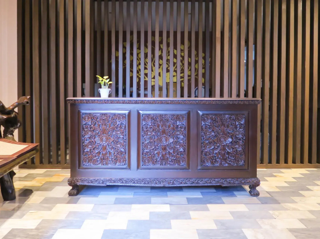 The Grand Palace Hotel