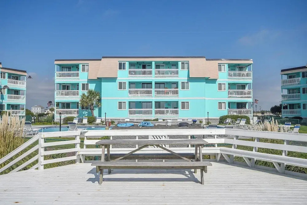 Coastal Condo w/ Public Atlantic Beach Access