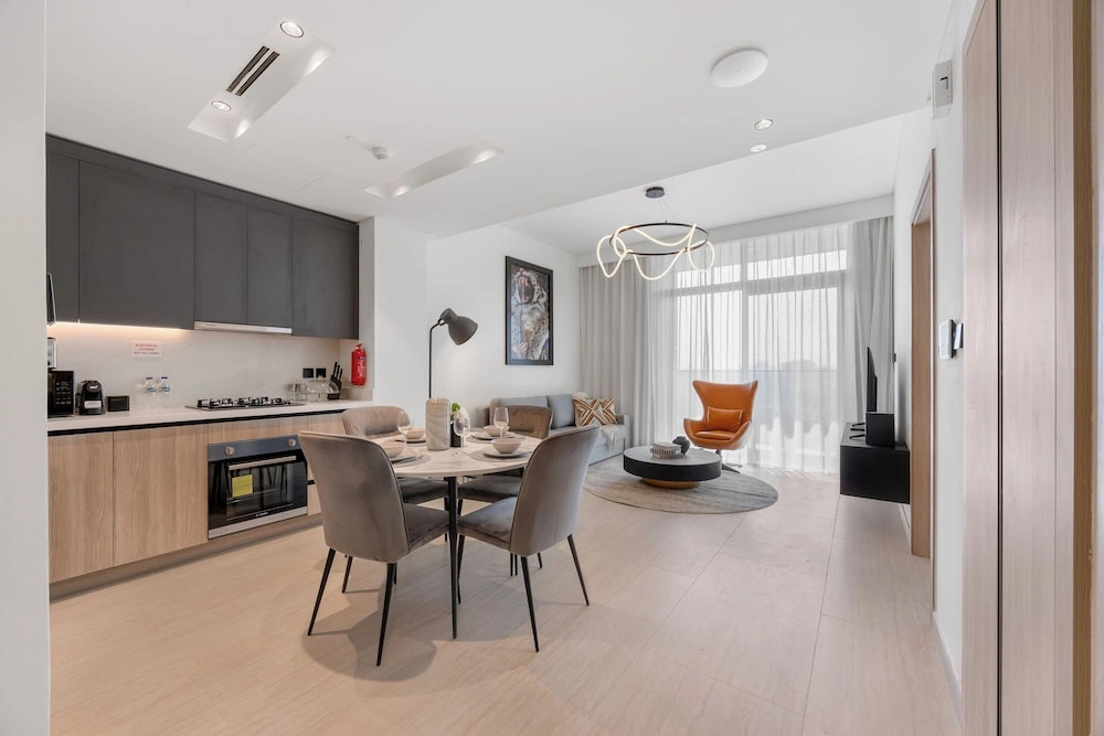 Modern Apartment with Rooftop Amenities