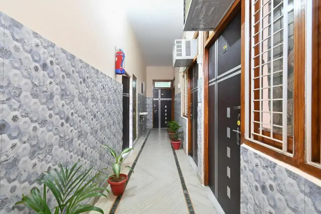 Grand Plaza Highway by OYO Rooms