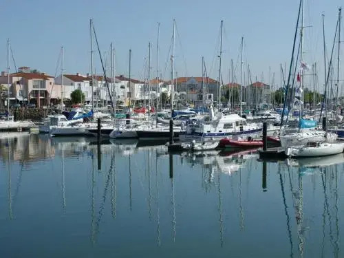Rental Apartment Residence L Amiral Type 2 A Deux Pas De La Plage