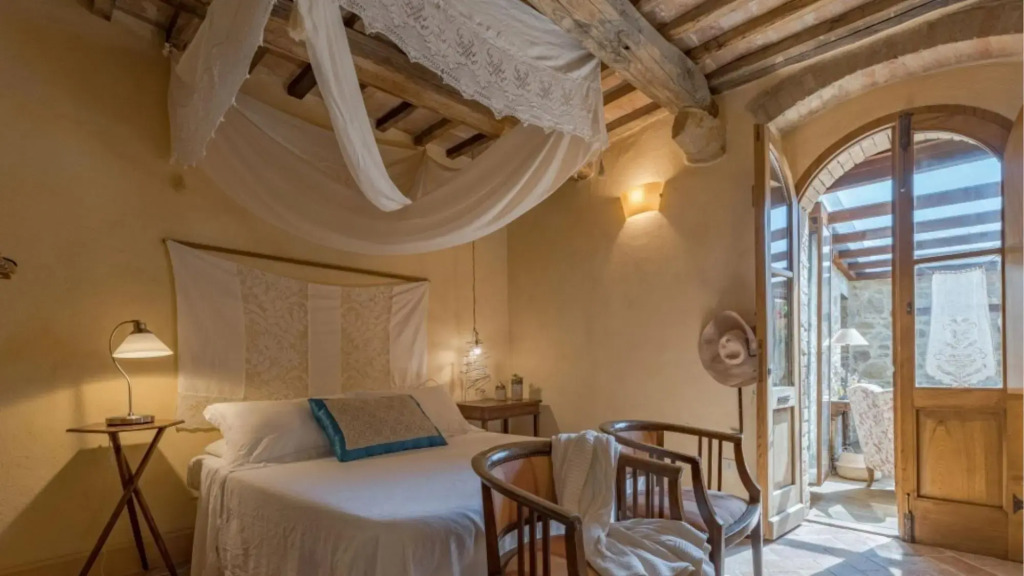 Beautiful Luxury Independent Villa With 13 Sleeps -prugnolo