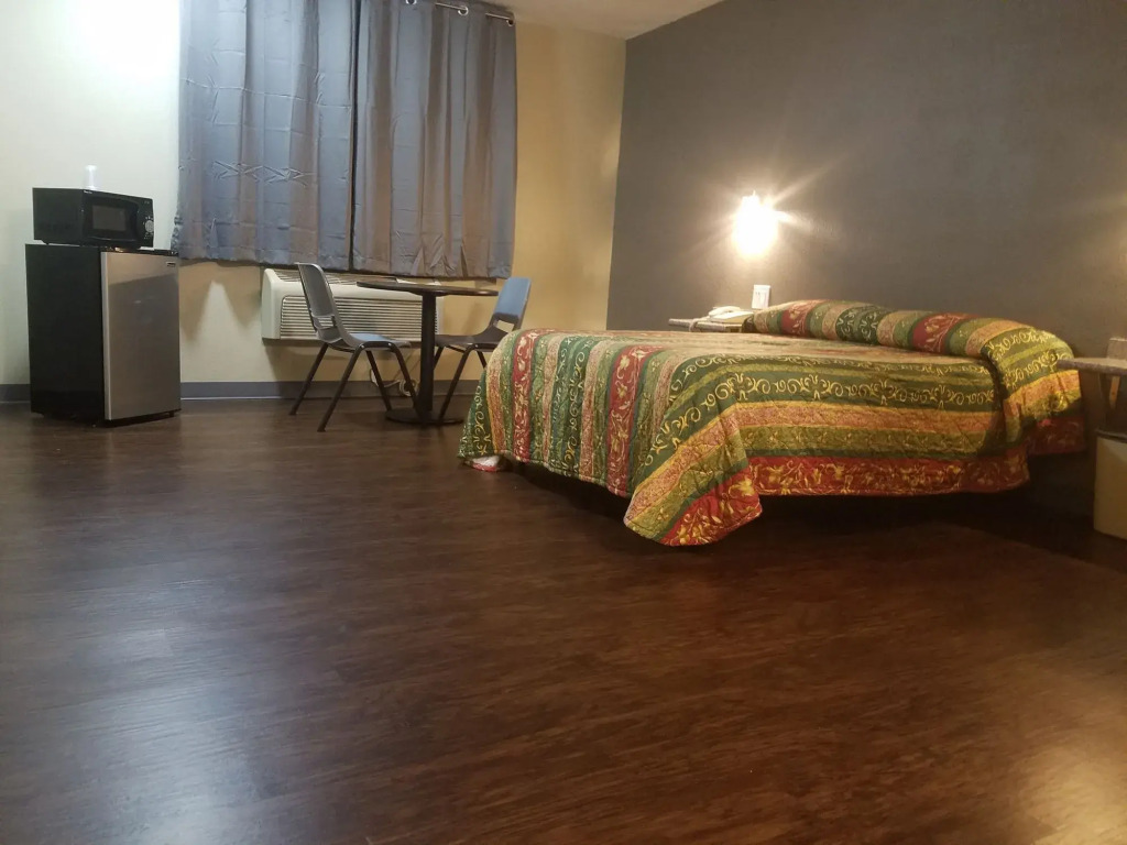 Travel Time Motel
