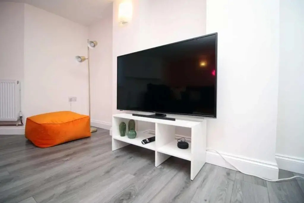 Principality House by Mia Living 3 bedroom apartment a 5 min walk to Principality Stadium