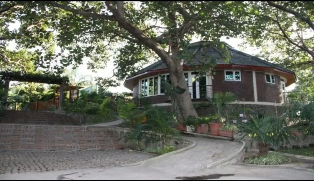 Lewi Resort and Spa