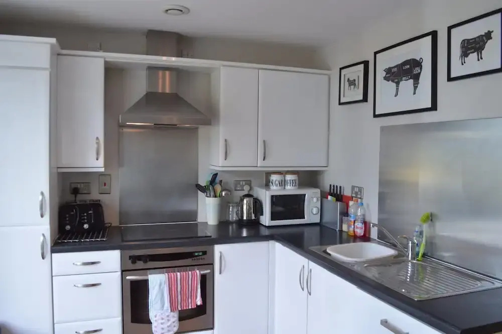 2 Bedroom Apartment By The Sea