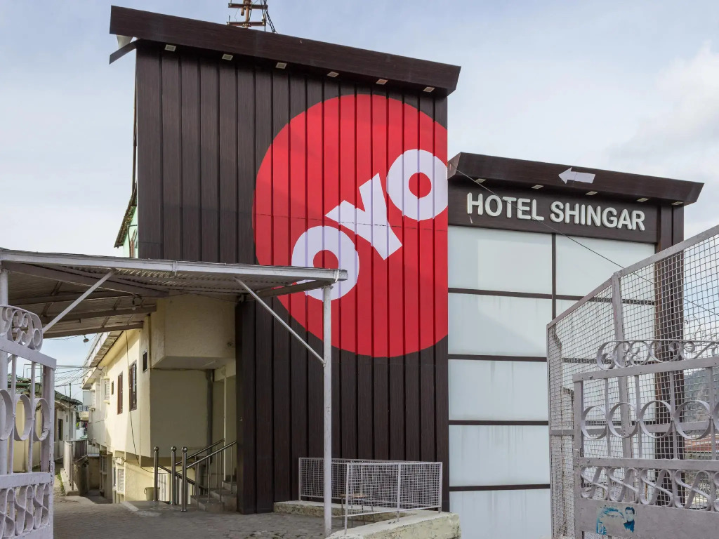 OYO Flagship 22884 Hotel Shingar