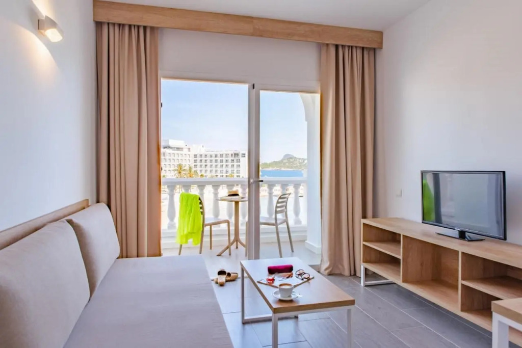 ENDLSS BEACH & DISCO HOTEL IBIZA Adults Only