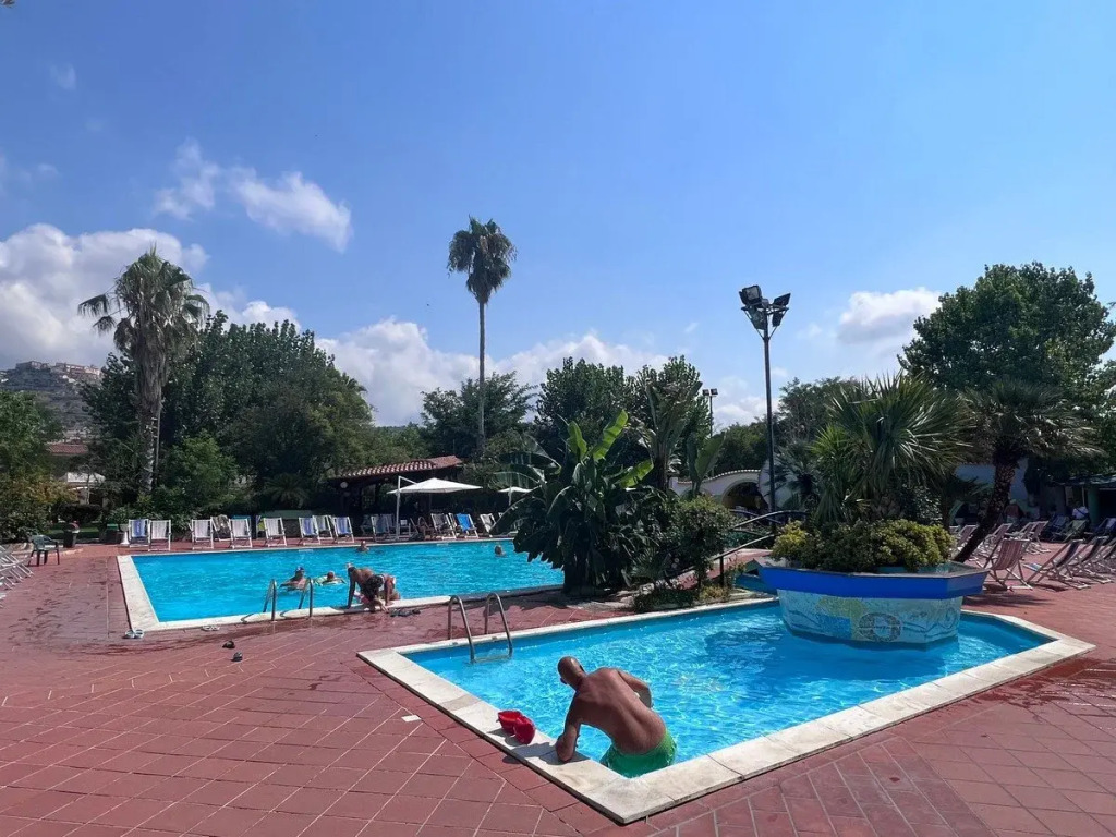 Hotel Sayonara Club