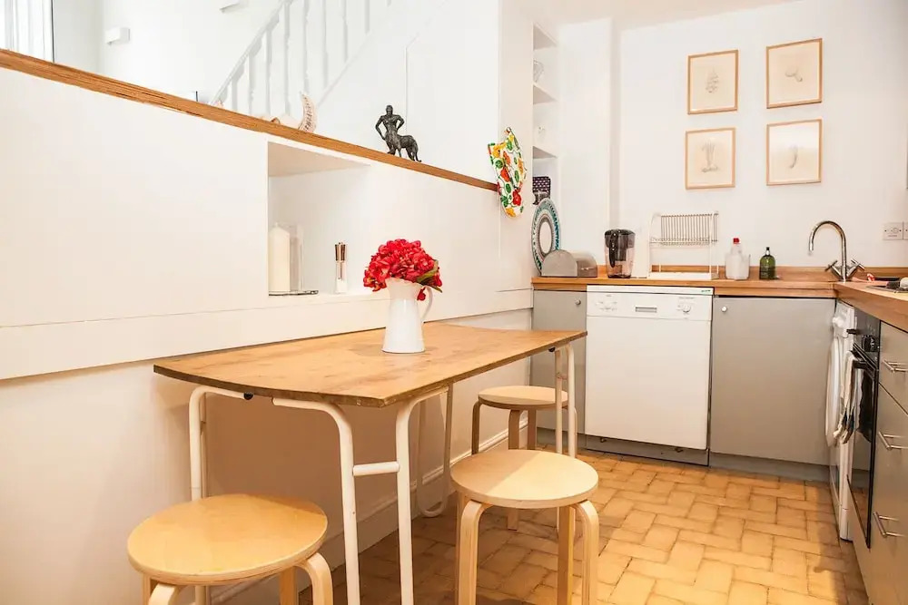 Beautiful 1 Bedroom Apartment in Kensington