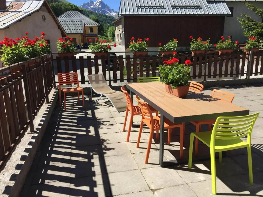Duplex 6 pièces, 12 pers, exposé Sud, animaux acceptés - FR-1-263-359