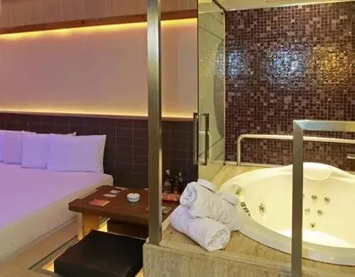 Dragon Motel (Только для взрослых)