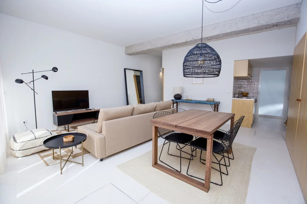 Sbra01 · Hidden Gem Apartment Design · Wifi · Netflix