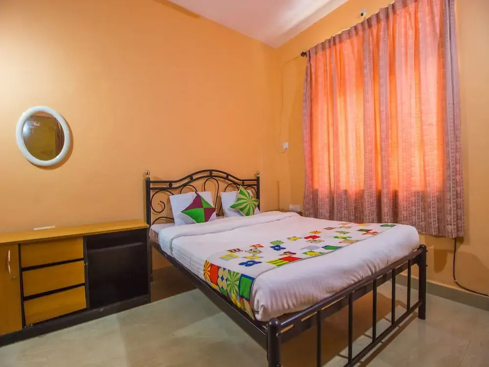 OYO 18327 Home Pool View 1BHK Colva