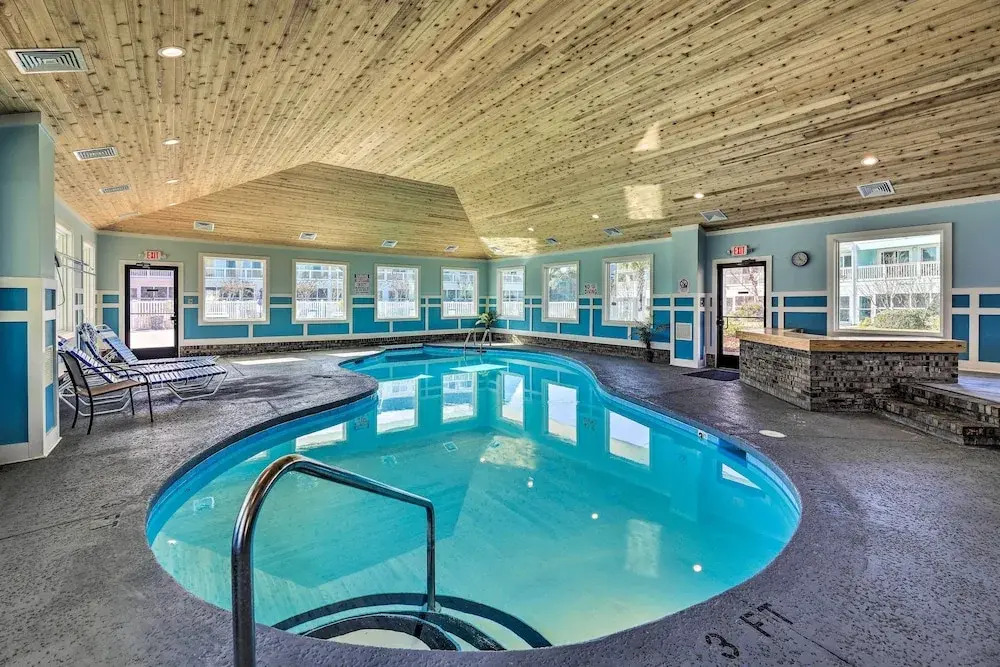 Coastal Condo w/ Indoor & Outdoor Pool Access