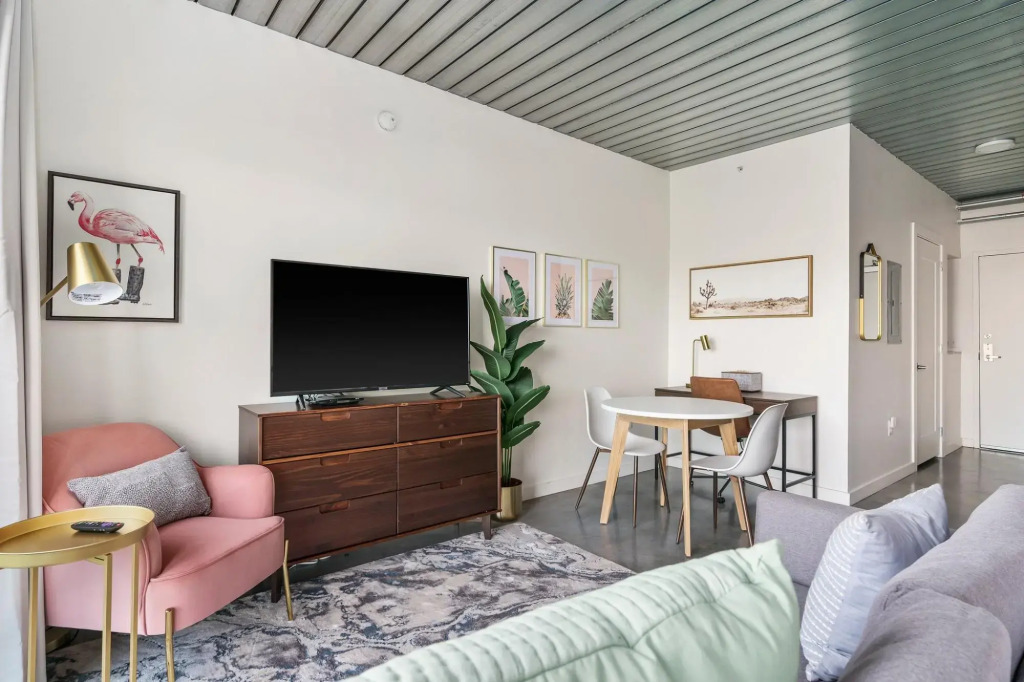 Mid Main Lofts #4403 | Cute & comfy studio loft | Midtown