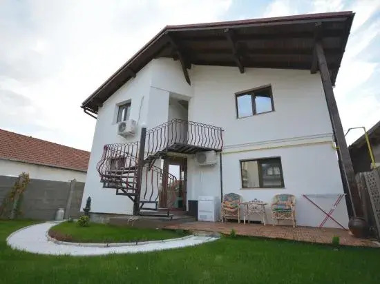 Alexander House
