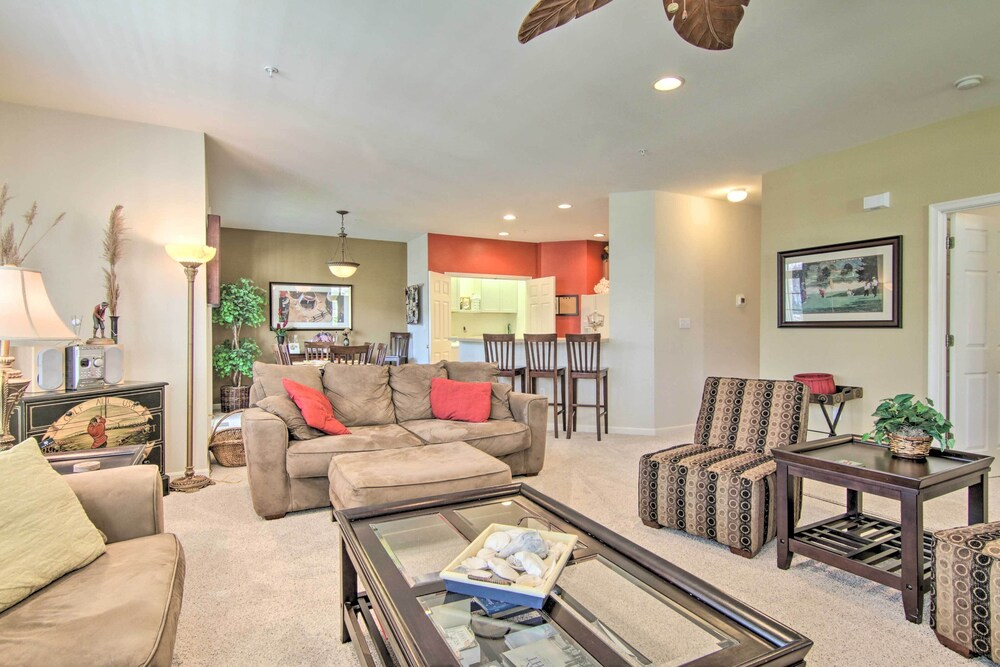 4 Mi to Bethany Beach: Sunny Escape w/ Porches!